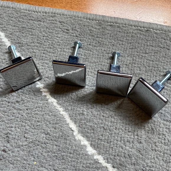 Stainless metal cabinet knobs - Picture 1 of 2